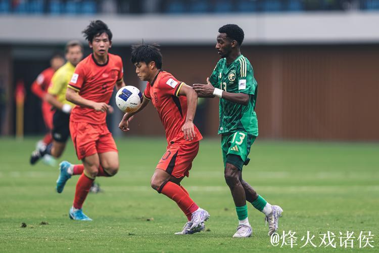 王钰栋领跑中超射手榜！国足首发呼之欲出？