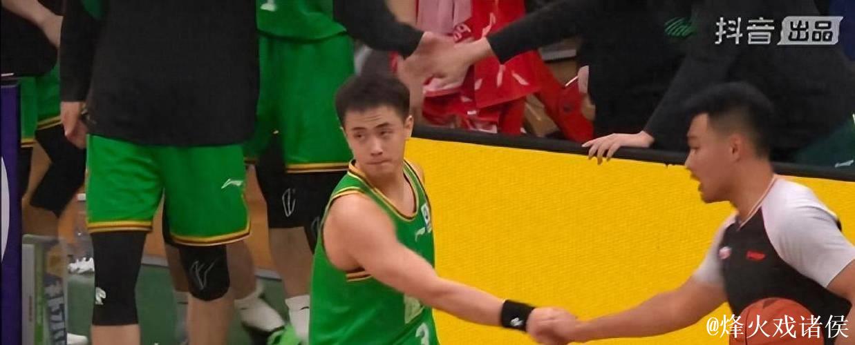 赵继伟31+13辽宁3-2淘汰广东 总决赛对阵新疆 赵继伟31+13辽宁3-2淘汰广东 总决赛对阵新疆