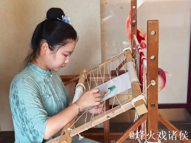 江西莲花县:一针一线 织就芳华 江西莲花县:一针一线 织就芳华